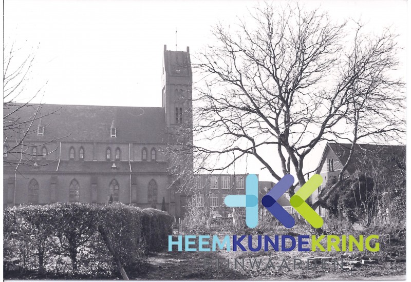 Lobith Walhof zicht op RK kerk Coll. HKR